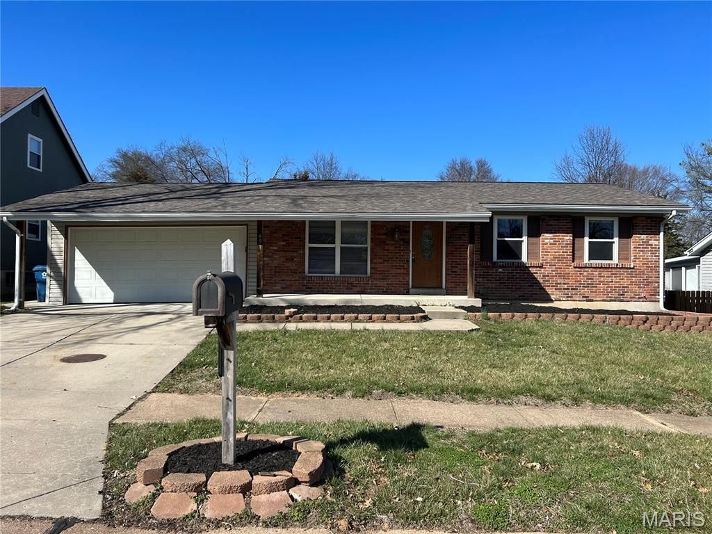 Photo of 691 Walnut Point Court, Ballwin, MO 63021 (MLS # 26020697)