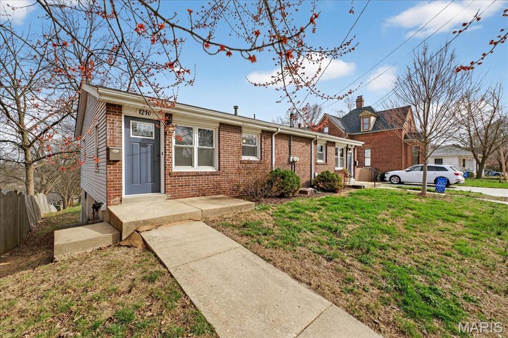 City/St Charles - Residential Lease