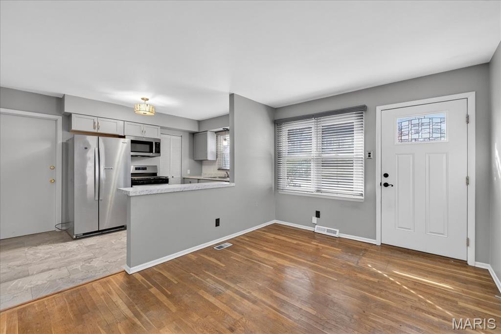 City/St Charles - Residential Lease