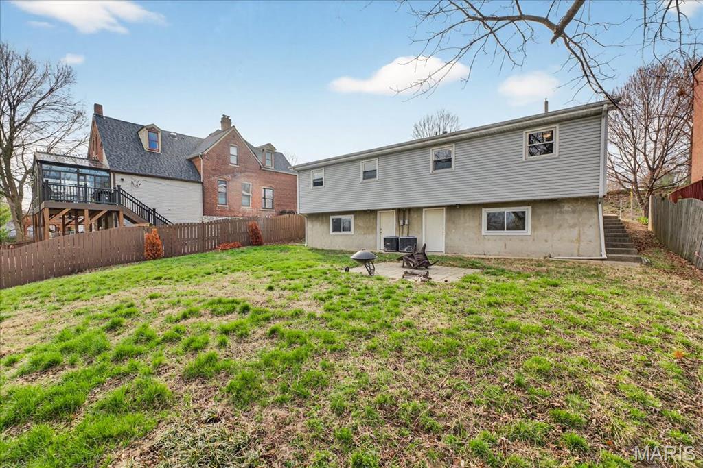 City/St Charles - Residential Lease