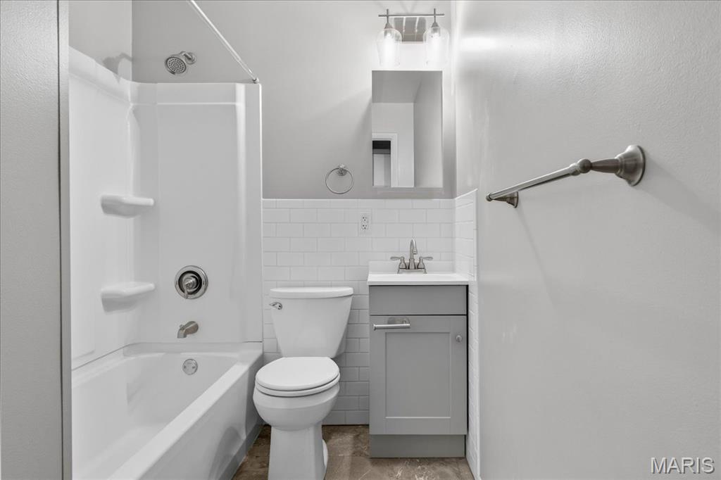 City/St Charles - Residential Lease