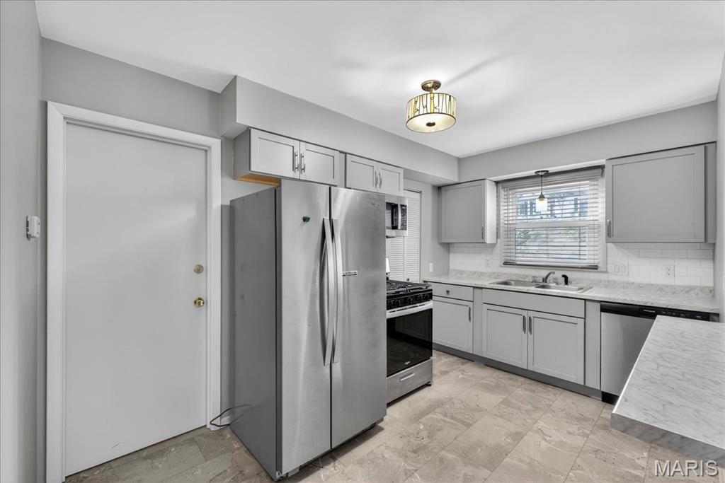 City/St Charles - Residential Lease