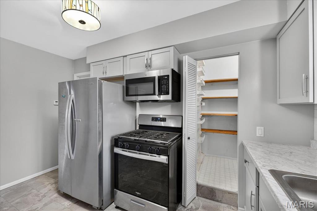 City/St Charles - Residential Lease