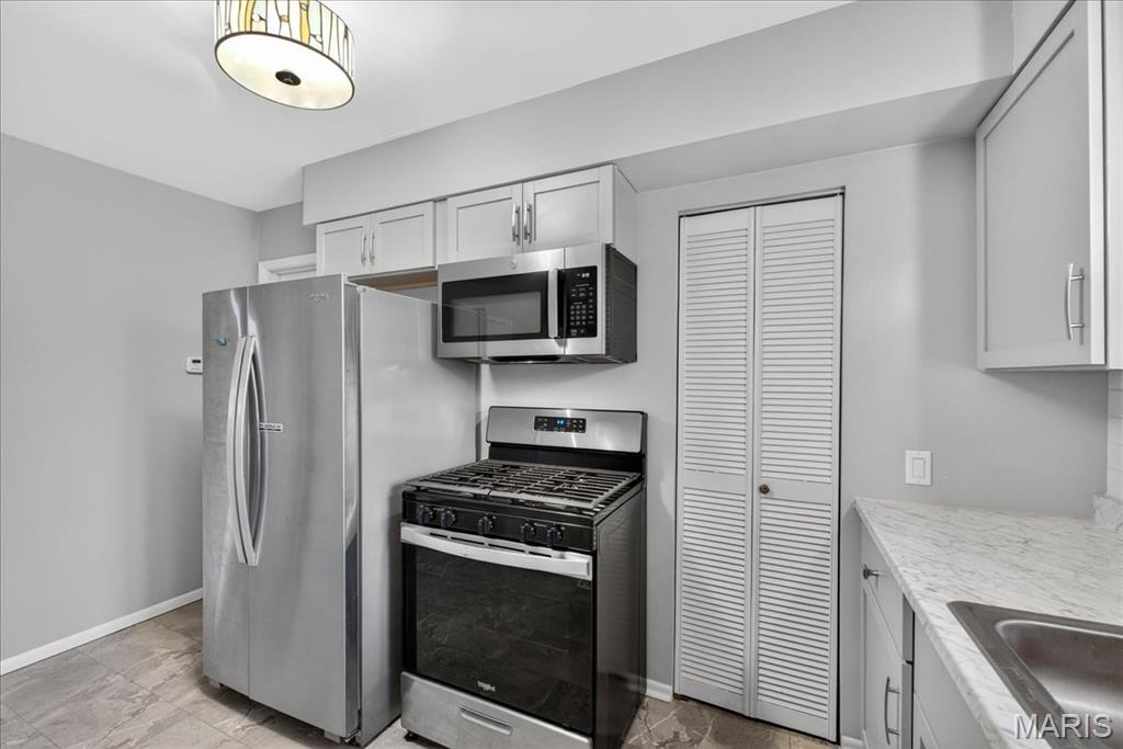 City/St Charles - Residential Lease