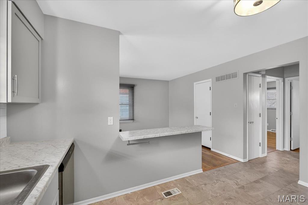 City/St Charles - Residential Lease