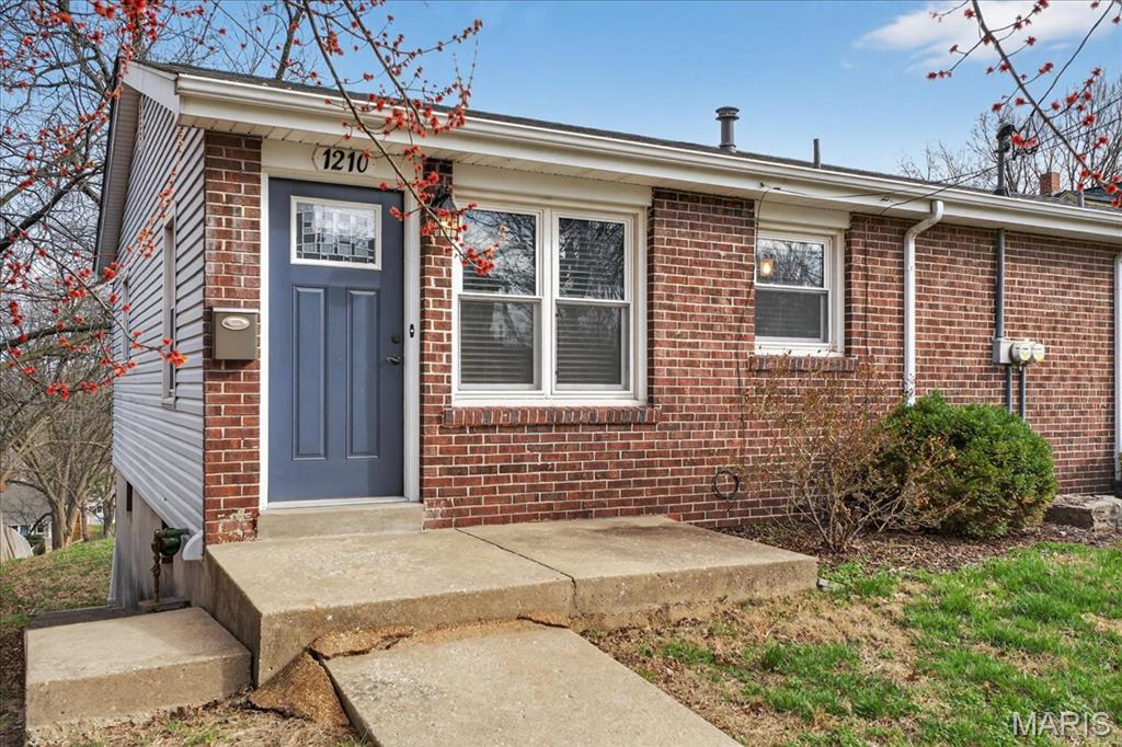 City/St Charles - Residential Lease