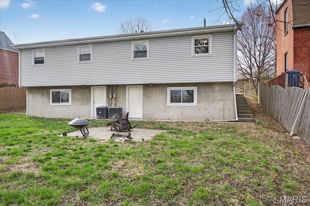 City/St Charles - Residential Lease