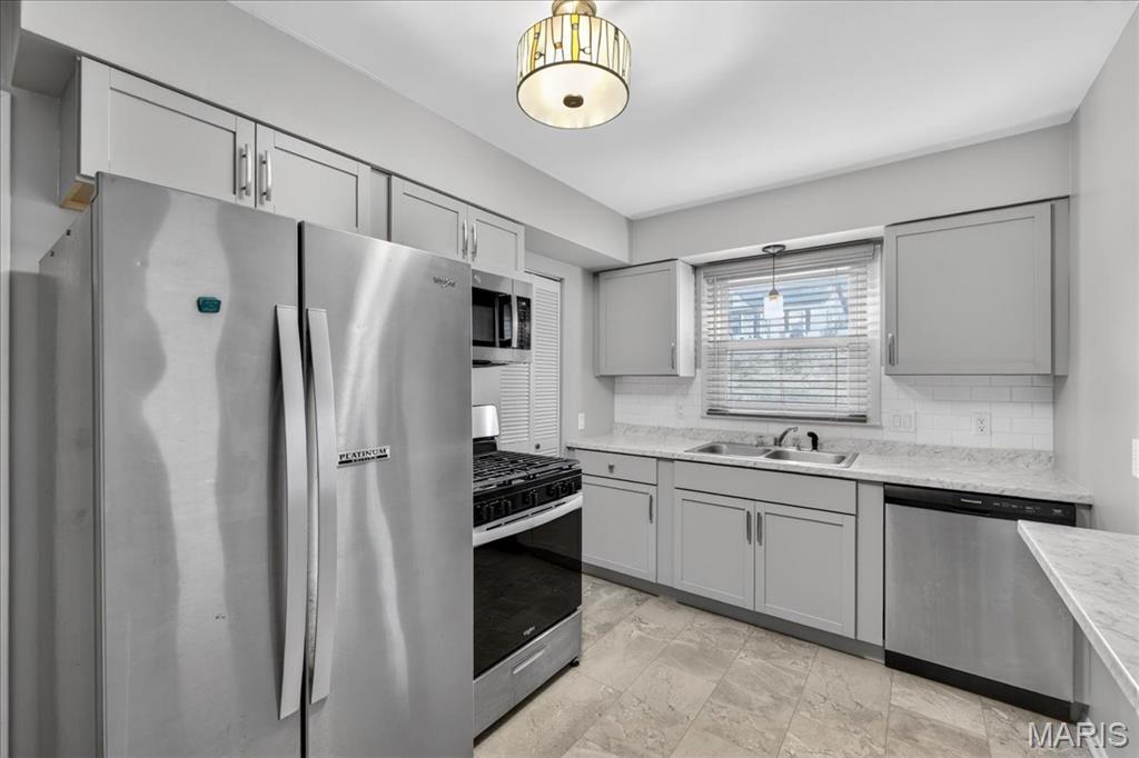 City/St Charles - Residential Lease