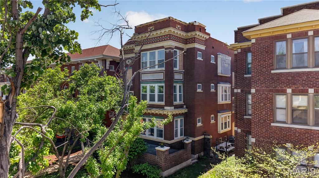 Waterman-Pershing 01 Flr - Residential