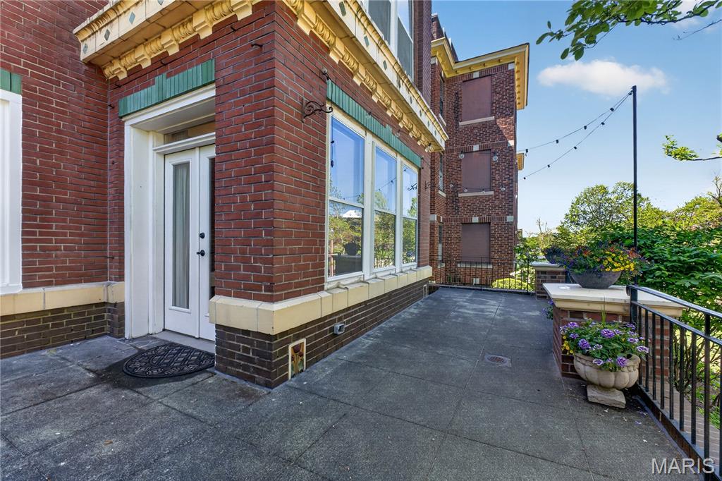 Waterman-Pershing 01 Flr - Residential