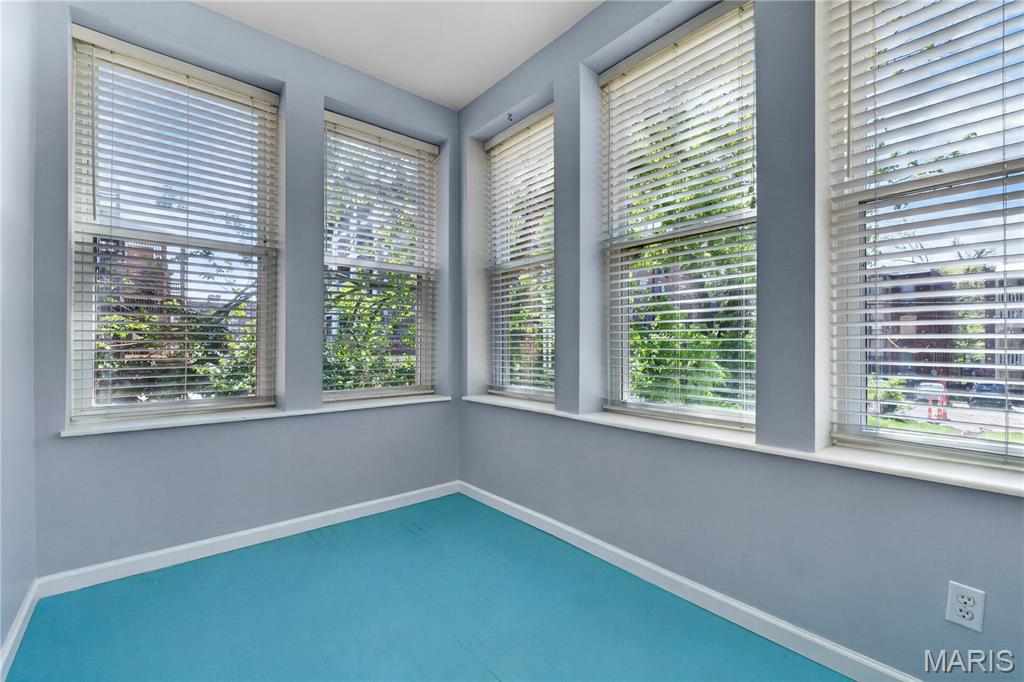 Waterman-Pershing 01 Flr - Residential