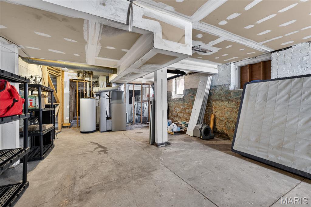 Waterman-Pershing 01 Flr - Residential