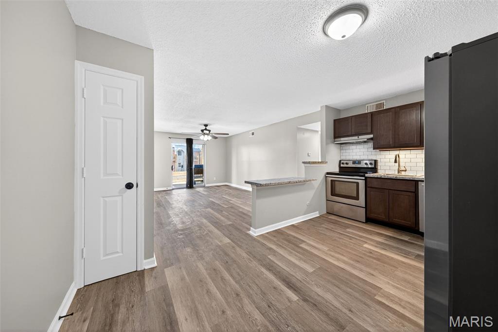 Oakville Commons Condo - Residential