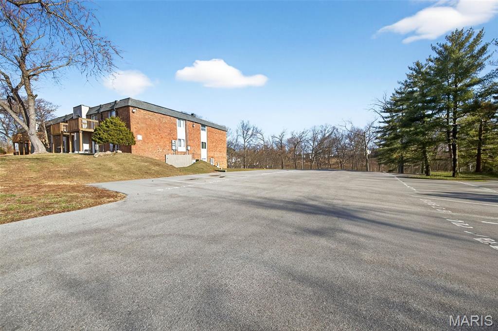 Oakville Commons Condo - Residential