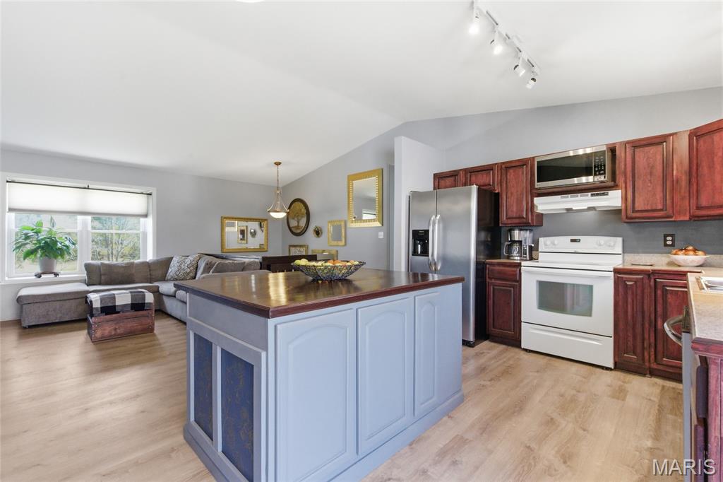 Ad Deum - Residential