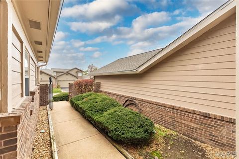 Tiny photo for 1048 King Henry Court, Creve Coeur, MO 63146 (MLS # 25078164)