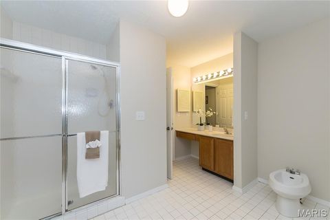 Tiny photo for 1048 King Henry Court, Creve Coeur, MO 63146 (MLS # 25078164)