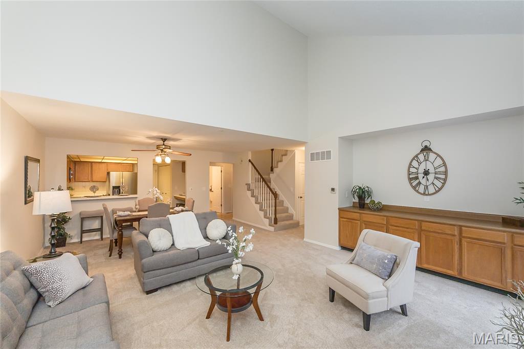 1048 King Henry Court