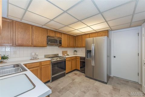 Tiny photo for 1048 King Henry Court, Creve Coeur, MO 63146 (MLS # 25078164)