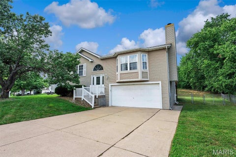 Photo of 1 Summersong Court, OFallon, MO 63366 (MLS # 26068212)