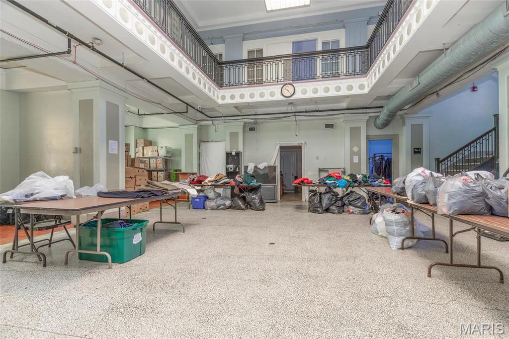 Lucas & Hunt Add - Commercial Sale