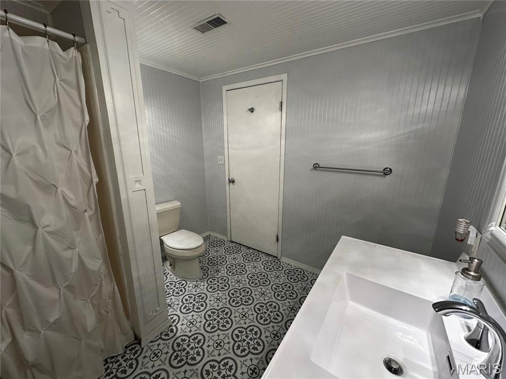 Hillcrest Manor - Residential