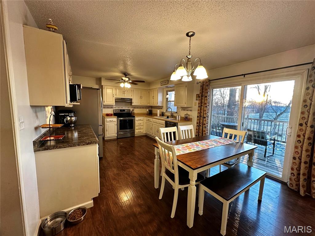 Hillcrest Manor - Residential