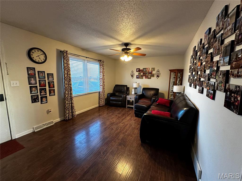 Hillcrest Manor - Residential