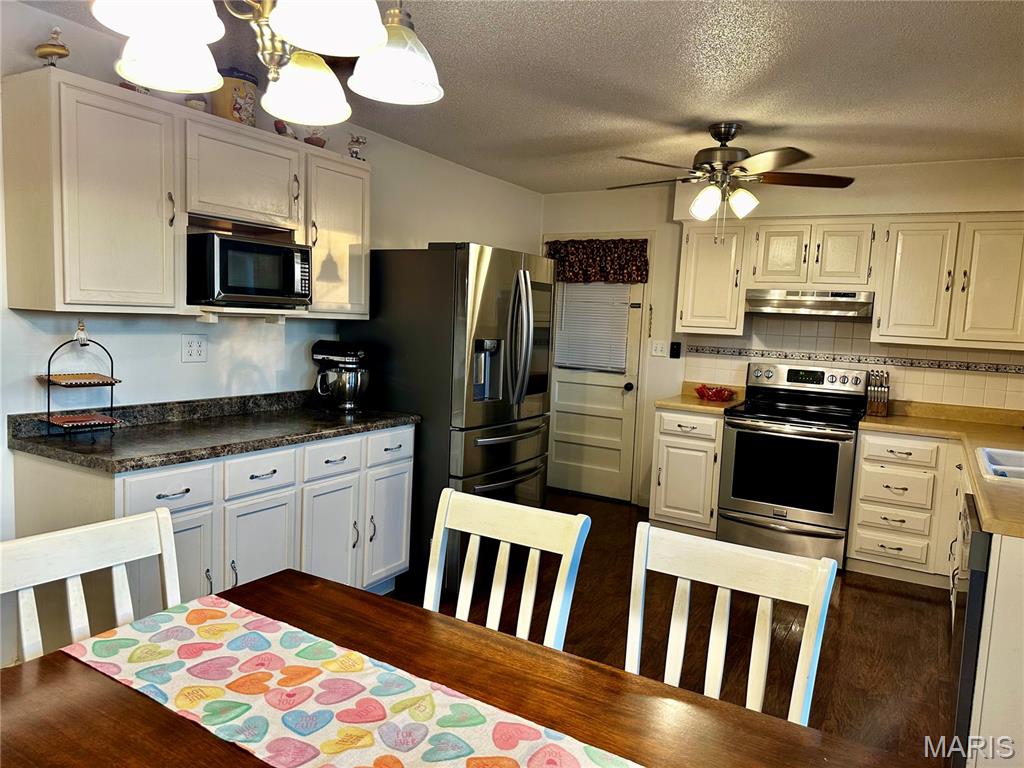 Hillcrest Manor - Residential