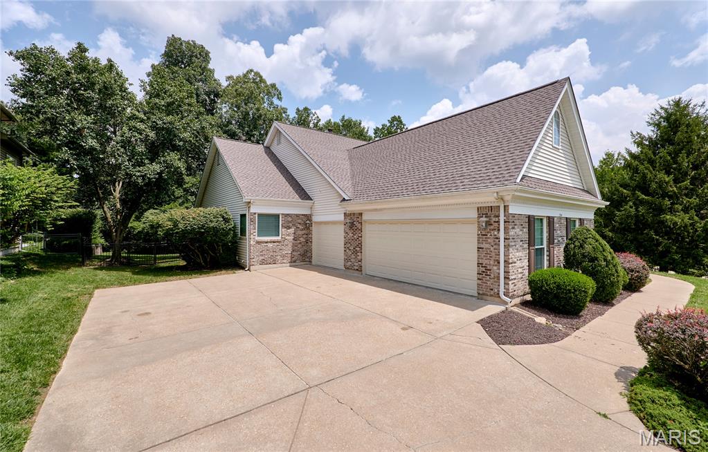 1384 Mallet Hill