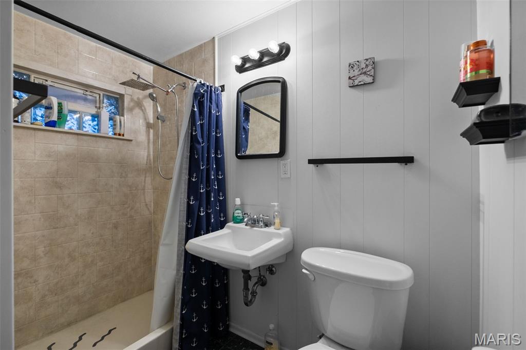 Reav-Tel Manor - Residential