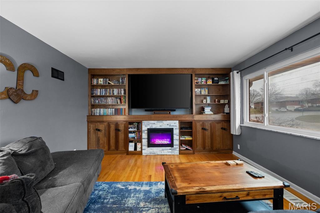 Reav-Tel Manor - Residential