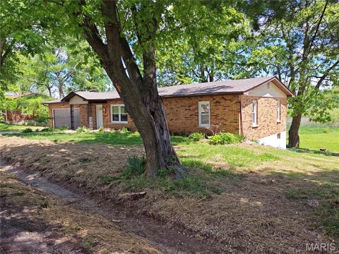 Photo of 240 Lakeview Drive, Elsberry, MO 63343 (MLS # 26026600)