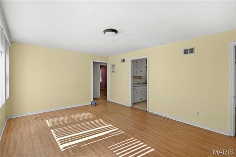 Tiny photo for 437 Warfield Avenue, St Louis, MO 63135 (MLS # 26027811)
