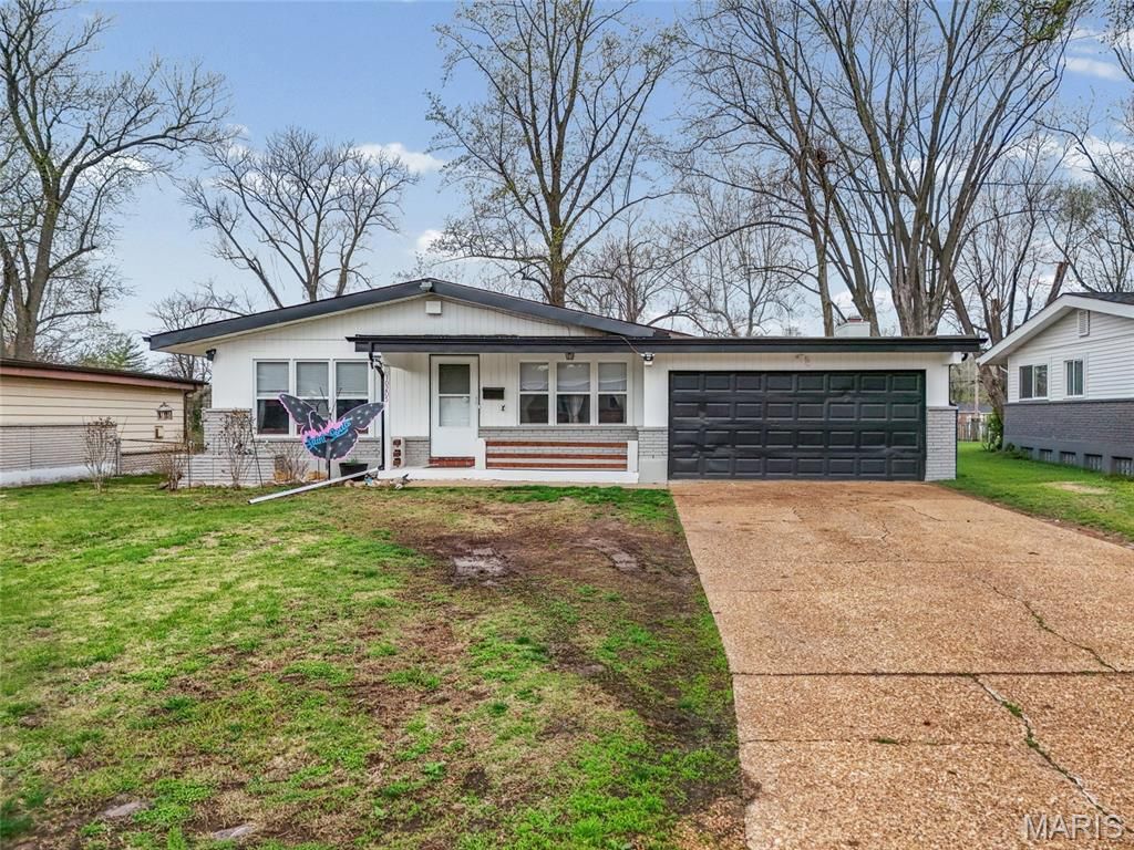 Photo of 10205 Pannell Drive, Florissant, MO 63136 (MLS # 26018280)