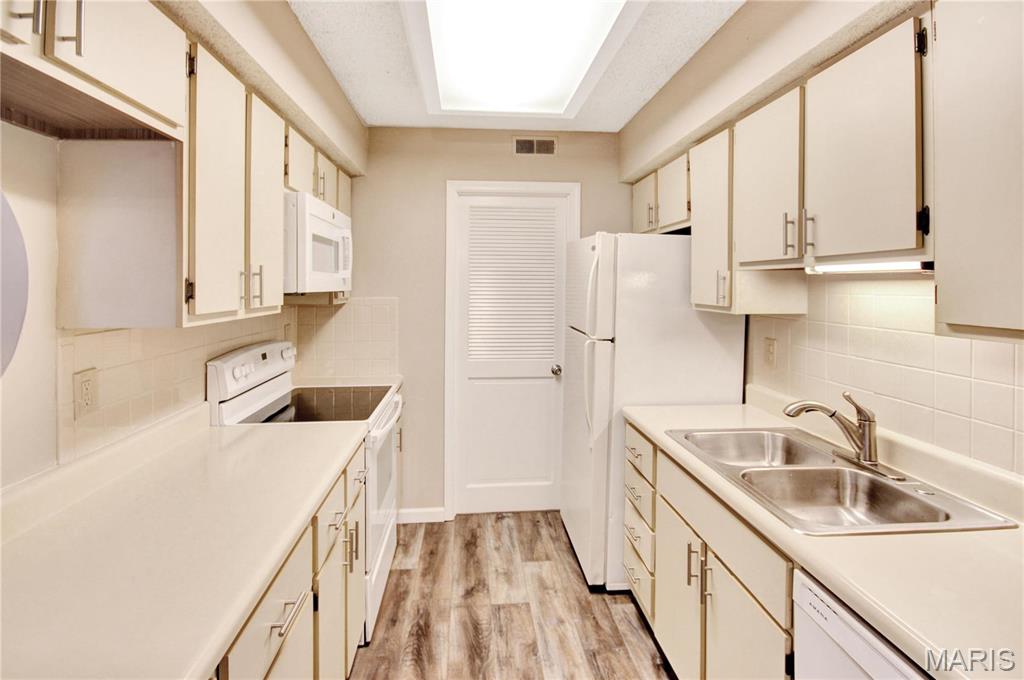 Meadow Ridge Condos Ph1 Stg2 - Residential Lease