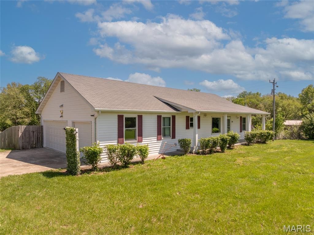 Photo of 102 Apple Grove Road, Foley, MO 63347 (MLS # 26024108)