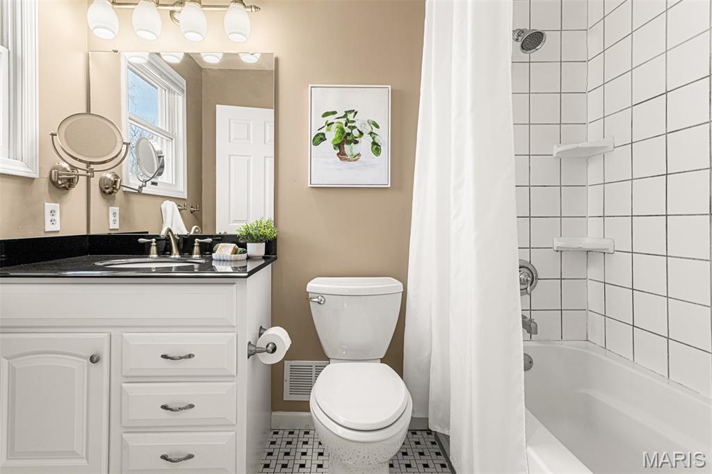 Brentwood Forest Condo Ph Two - Residential