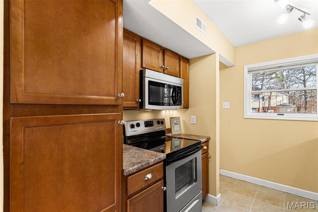 Brentwood Forest Condo Ph Two - Residential