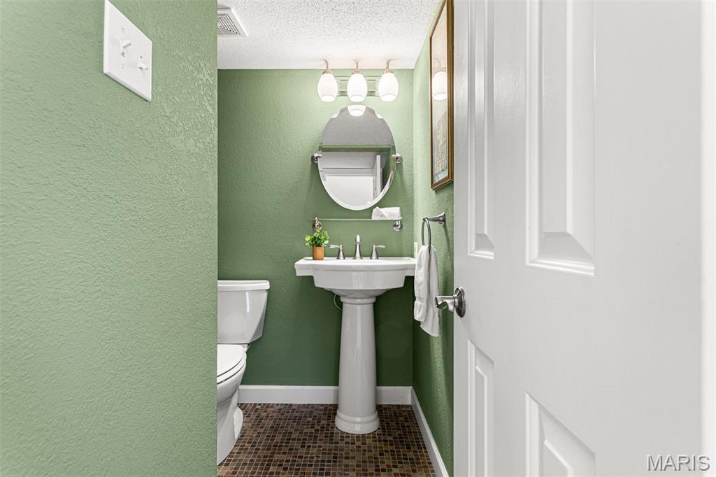 Brentwood Forest Condo Ph Two - Residential