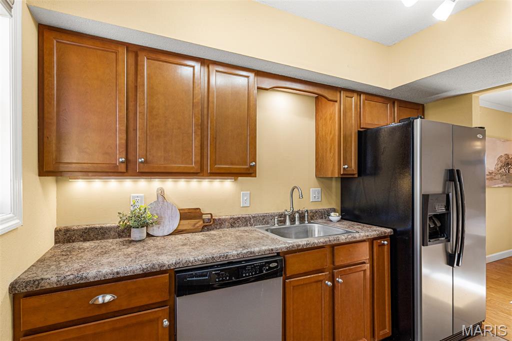 Brentwood Forest Condo Ph Two - Residential