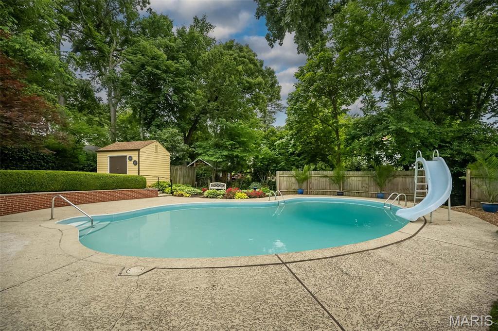 Algonquin Park - Residential