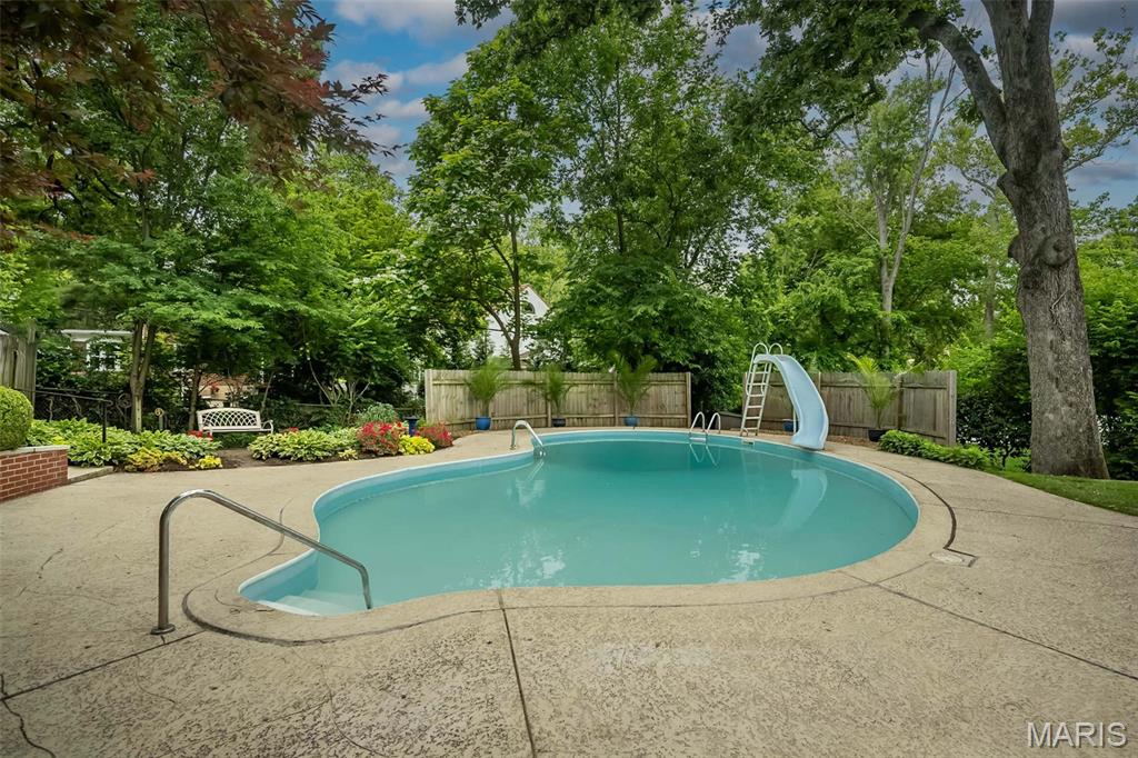 Algonquin Park - Residential