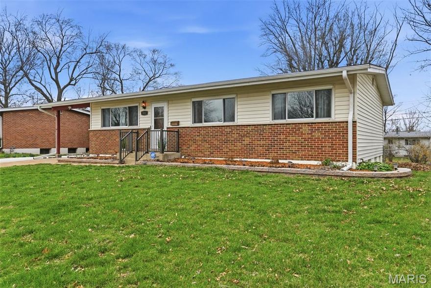 Beautifully maintained 3 bedroom, 1.5 bathroom ranch home in Florissant offering the perfect blend of comfort, functionality, and value. This move-in ready home features hardwood floors, a bright open floor plan, and a spacious living area ideal for everyday living and entertaining. The eat-in kitchen provides great flow and usability.

The full basement offers endless potential for additional living space, a home gym, storage, or future finishing. Step outside to enjoy a level, fenced backyard with patio, perfect for relaxing, pets, or hosting gatherings.

Located in a desirable neighborhood near shopping, restaurants, parks, and major highways, this home is ideal for first-time buyers, downsizers, or investors looking for a solid opportunity in the Florissant area.

https://photos.app.goo.gl/oVhfhepvyMq4F9ZDA