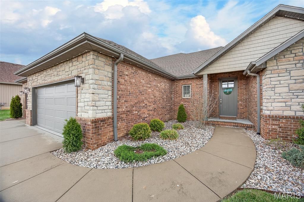 Photo of 853 E Apollo Ct Ct, Nixa, MO 65714 (MLS # 26019137)