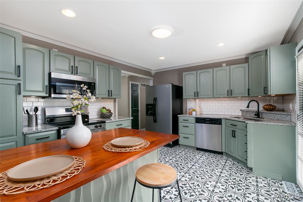 Queens 2 - Residential