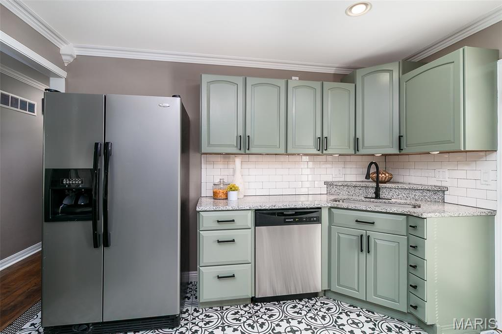 Queens 2 - Residential