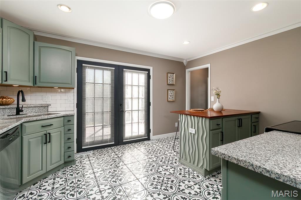 Queens 2 - Residential