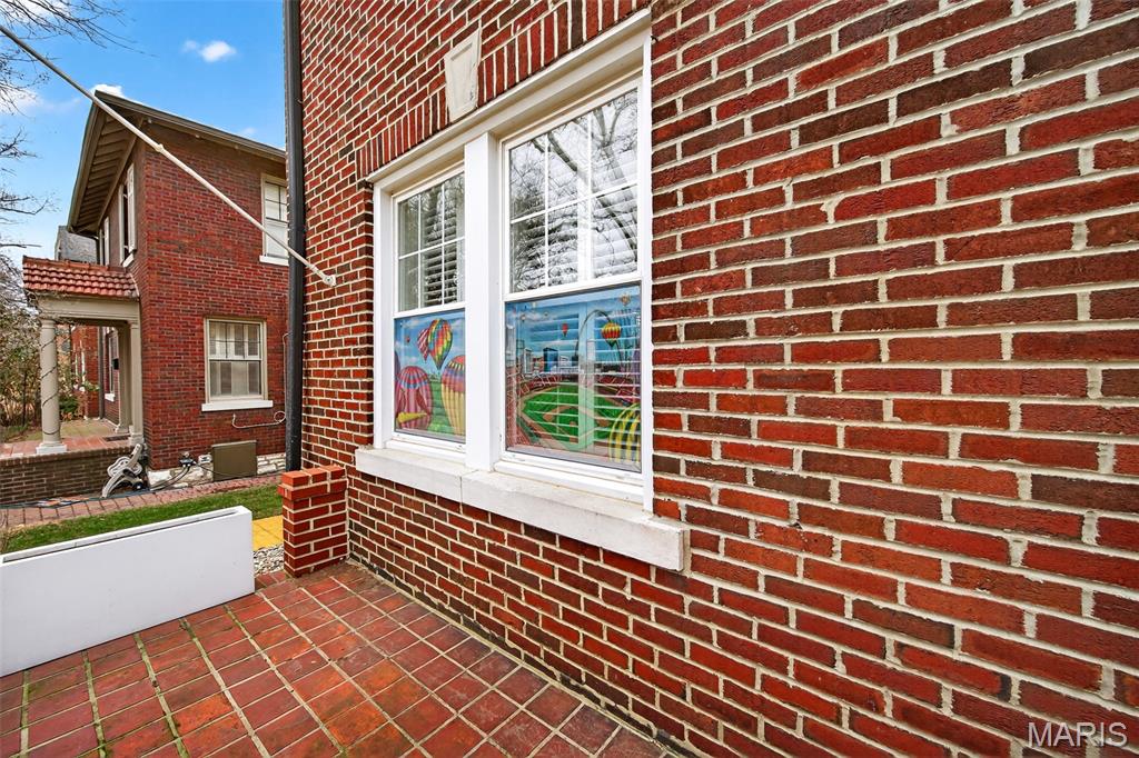 6810 Pershing Avenue