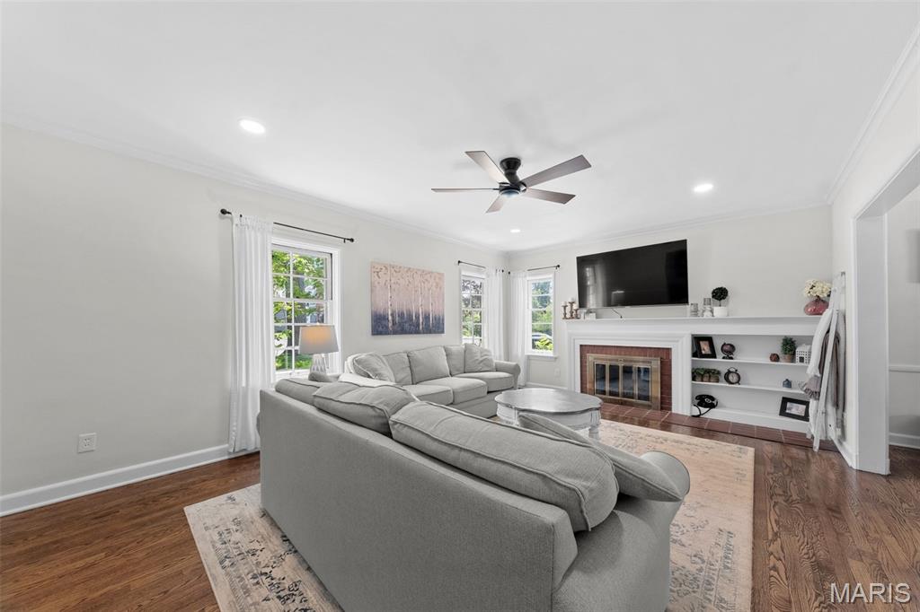 Kirkwood, Missouri 63122, United States, 4 Bedrooms Bedrooms, ,4 BathroomsBathrooms,Residential,Pending,150722